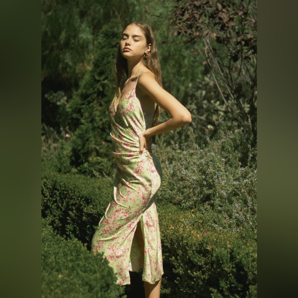 4SI3NNA Jessika Green Floral Printed Satin Effect Midi Dress - Picture 2 of 9